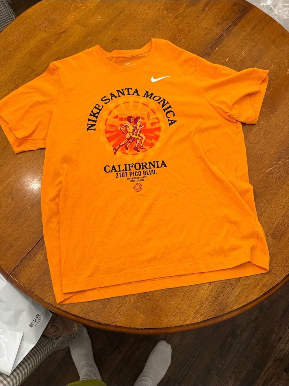 Nike Men's Orange Santa Monica Graphic Tee xl